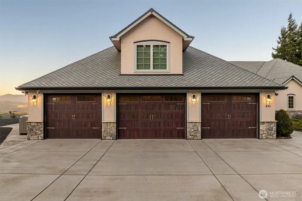 421 Woodland Heights Road Woodland WA 98674