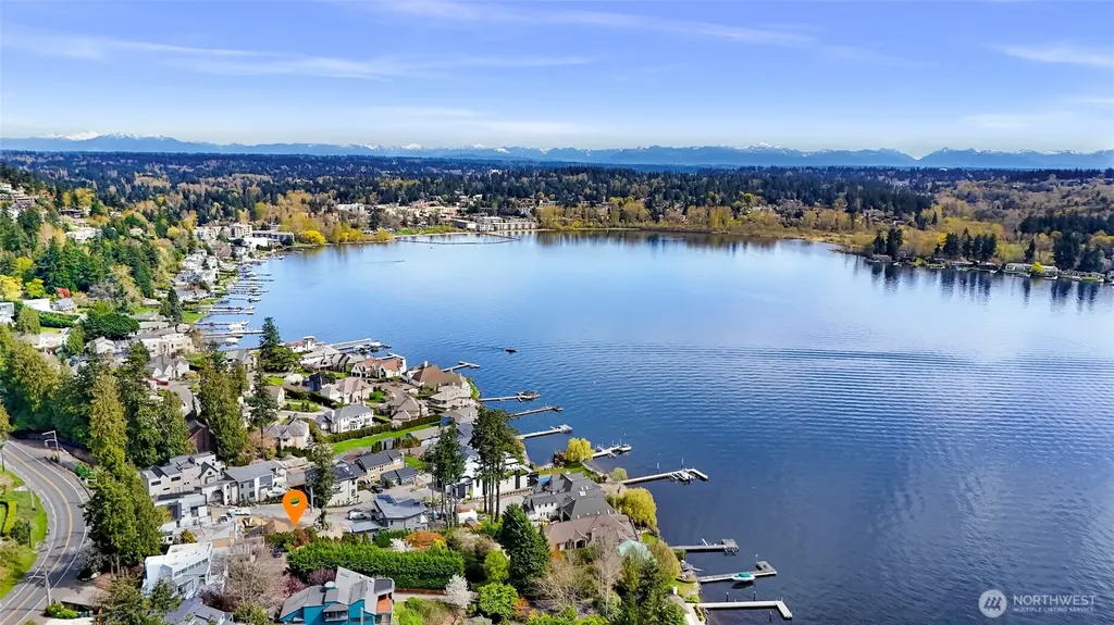 8329 NE Juanita Drive Kirkland WA 98034