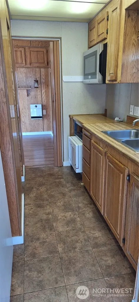 2400 Donovan Avenue Bellingham WA 98225