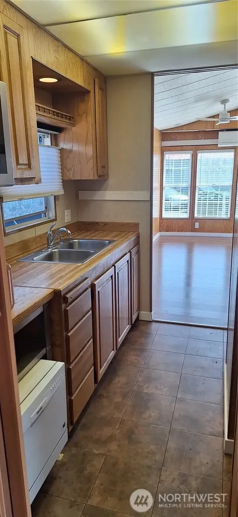 2400 Donovan Avenue Bellingham WA 98225