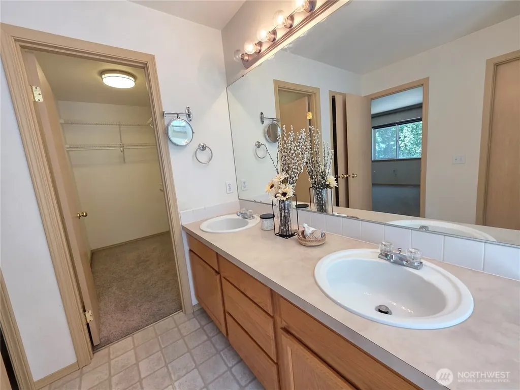 20702 190th Avenue E Orting WA 98360