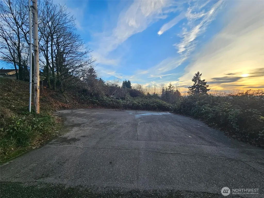 6318 19th Street NE Tacoma WA 98422