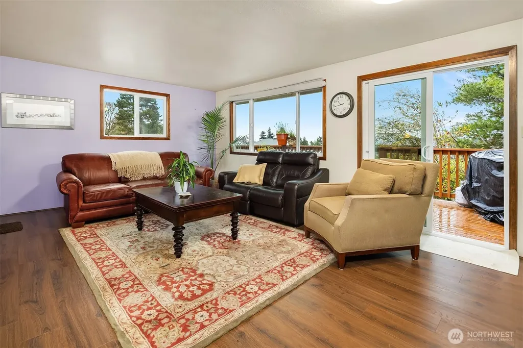 609 NW Broadway Street Coupeville WA 98239