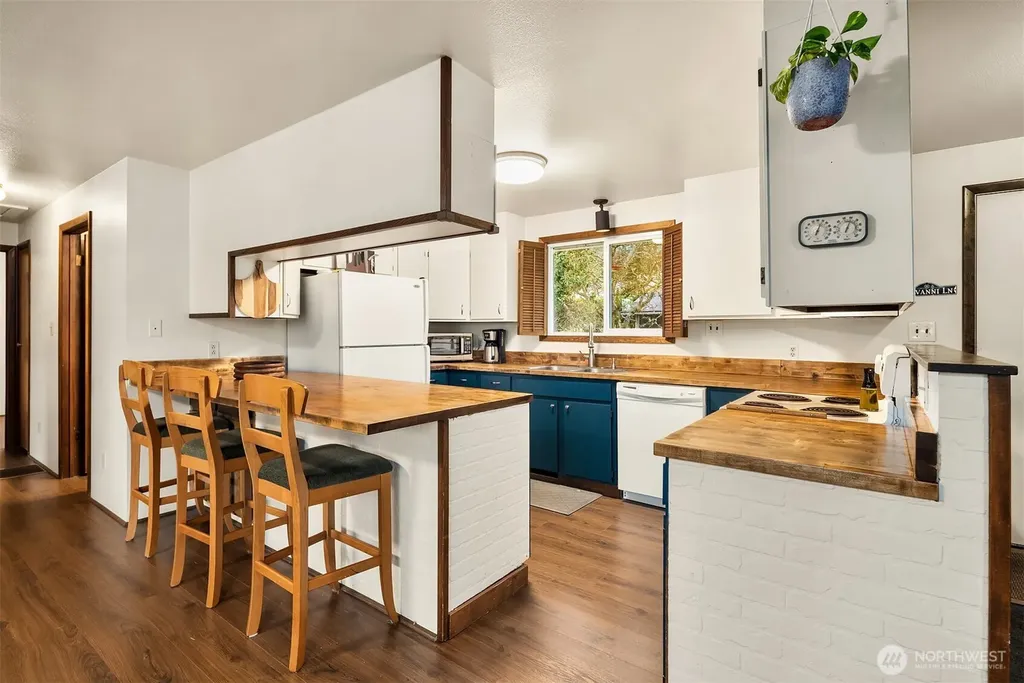 609 NW Broadway Street Coupeville WA 98239