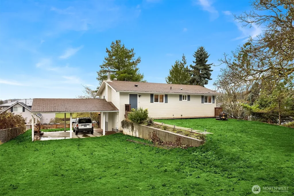 609 NW Broadway Street Coupeville WA 98239