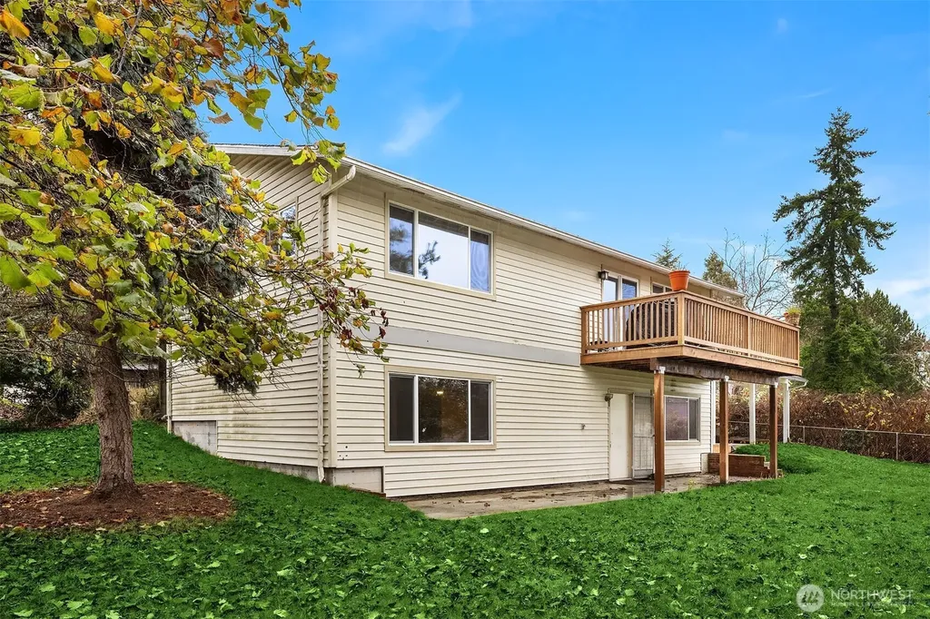 609 NW Broadway Street Coupeville WA 98239
