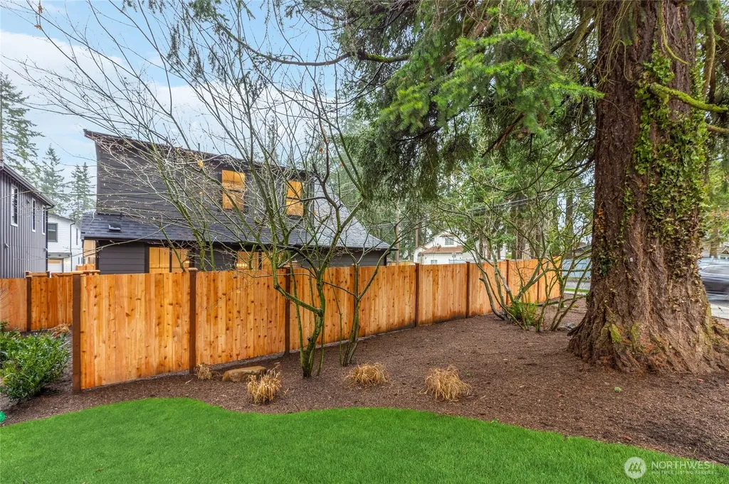 11128 116th Avenue NE Kirkland WA 98033