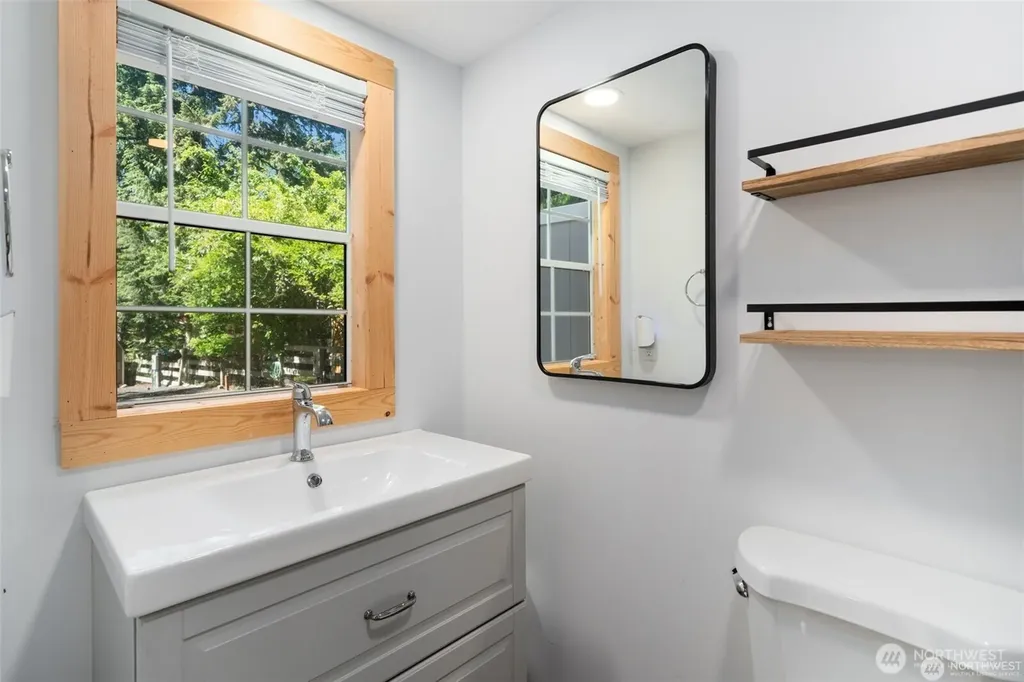 170 E Pickering Drive Shelton WA 98584
