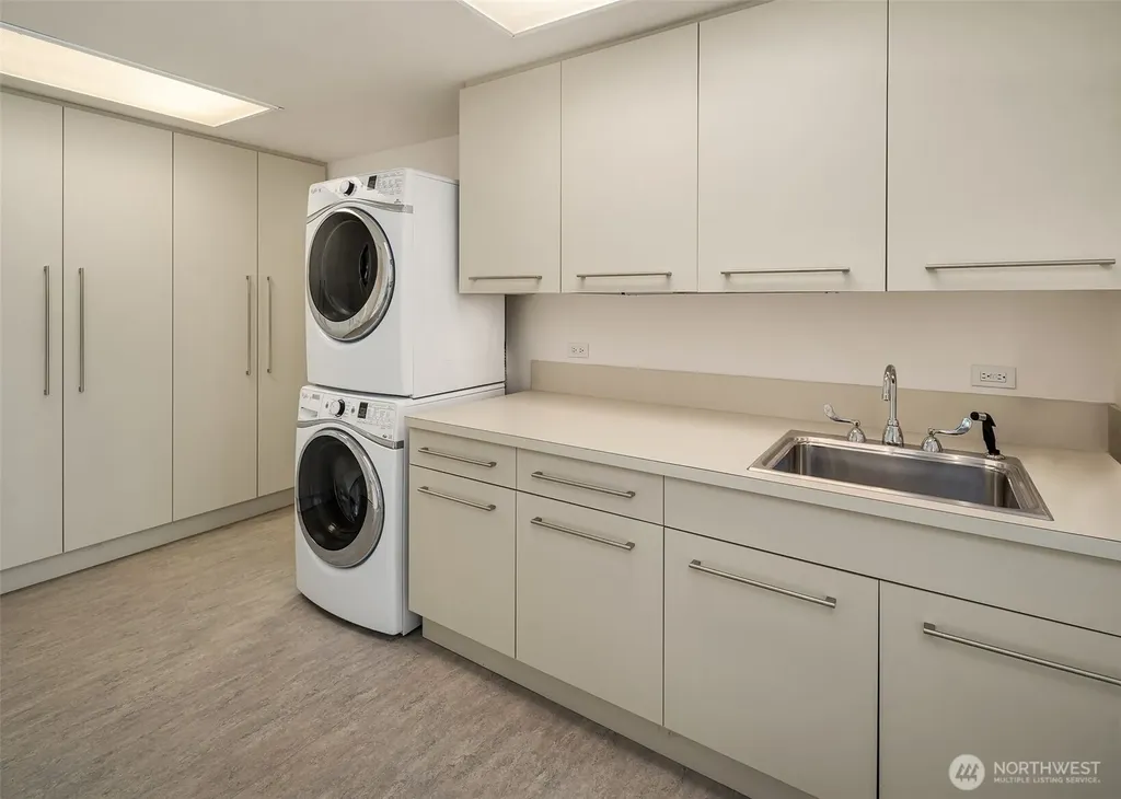 715 2nd Avenue Seattle WA 98104