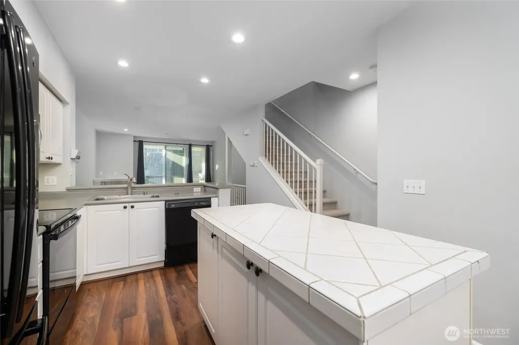 16125 Juanita-woodinville Way NE Bothell WA 98011