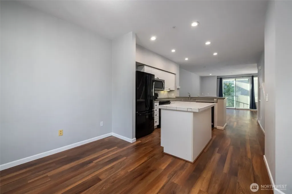 16125 Juanita-woodinville Way NE Bothell WA 98011