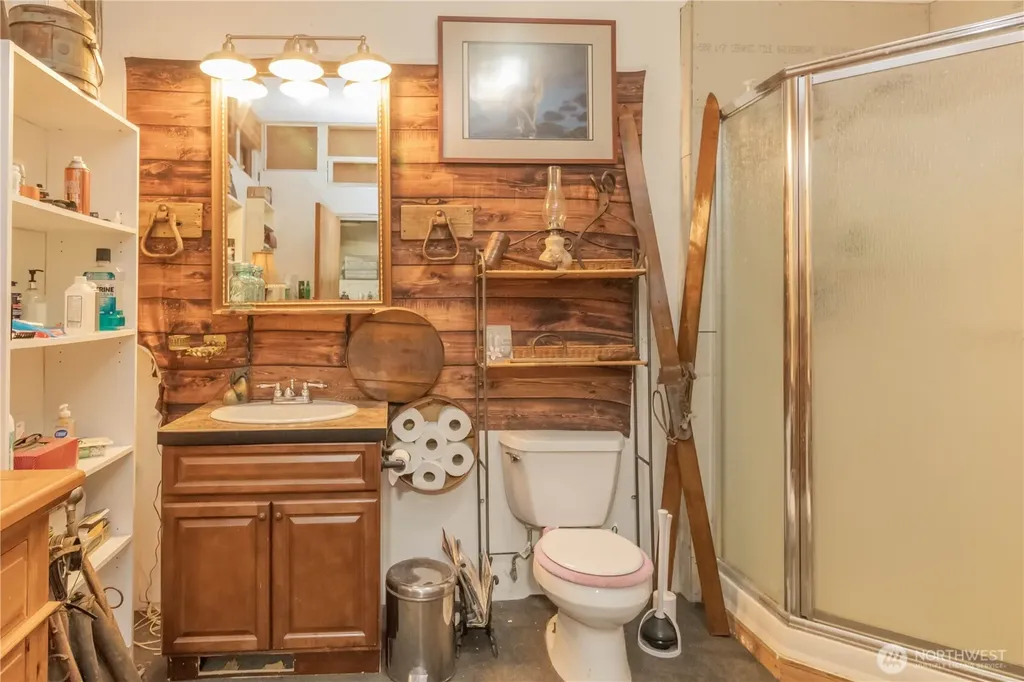 3910 E Harstine Island Road S Shelton WA 98584