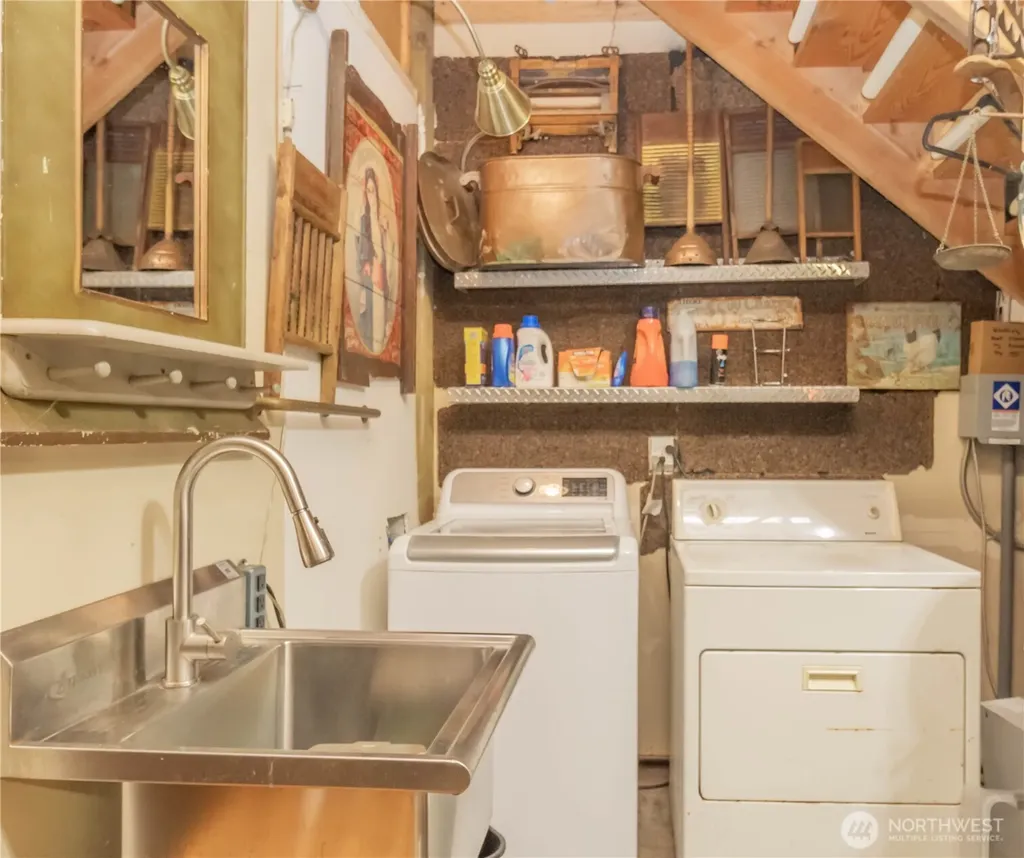3910 E Harstine Island Road S Shelton WA 98584