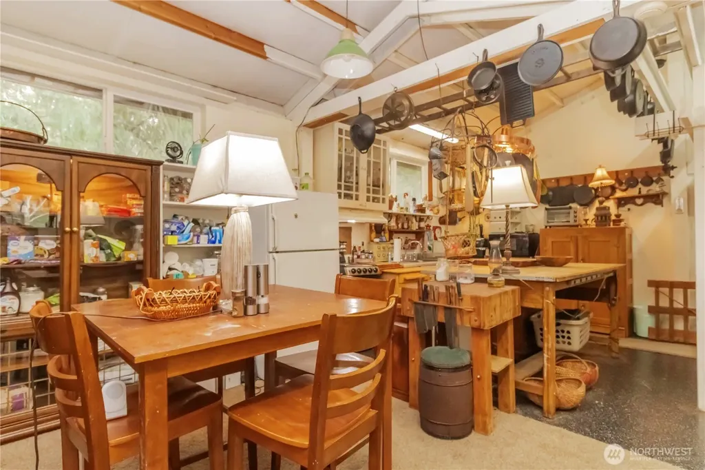 3910 E Harstine Island Road S Shelton WA 98584