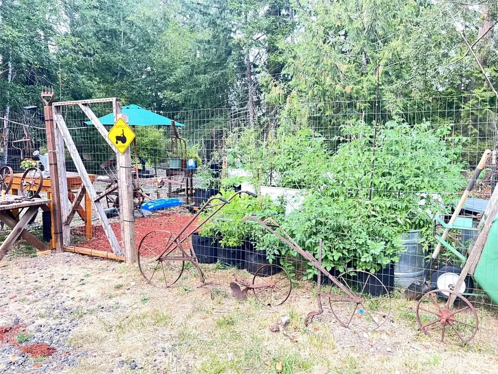 3910 E Harstine Island Road S Shelton WA 98584