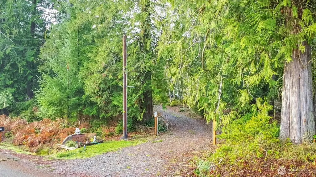 3910 E Harstine Island Road S Shelton WA 98584