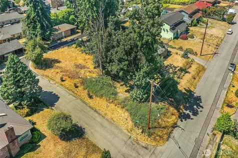 1 Hawthorne Street Everett WA 98201
