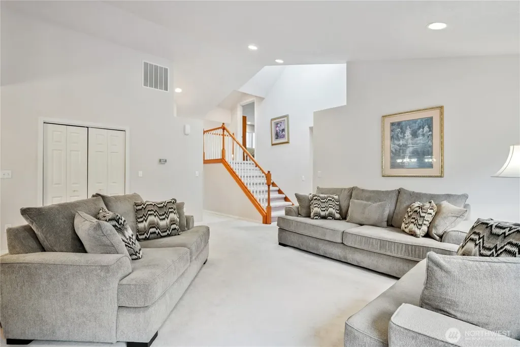 214 St. James Court Longview WA 98632