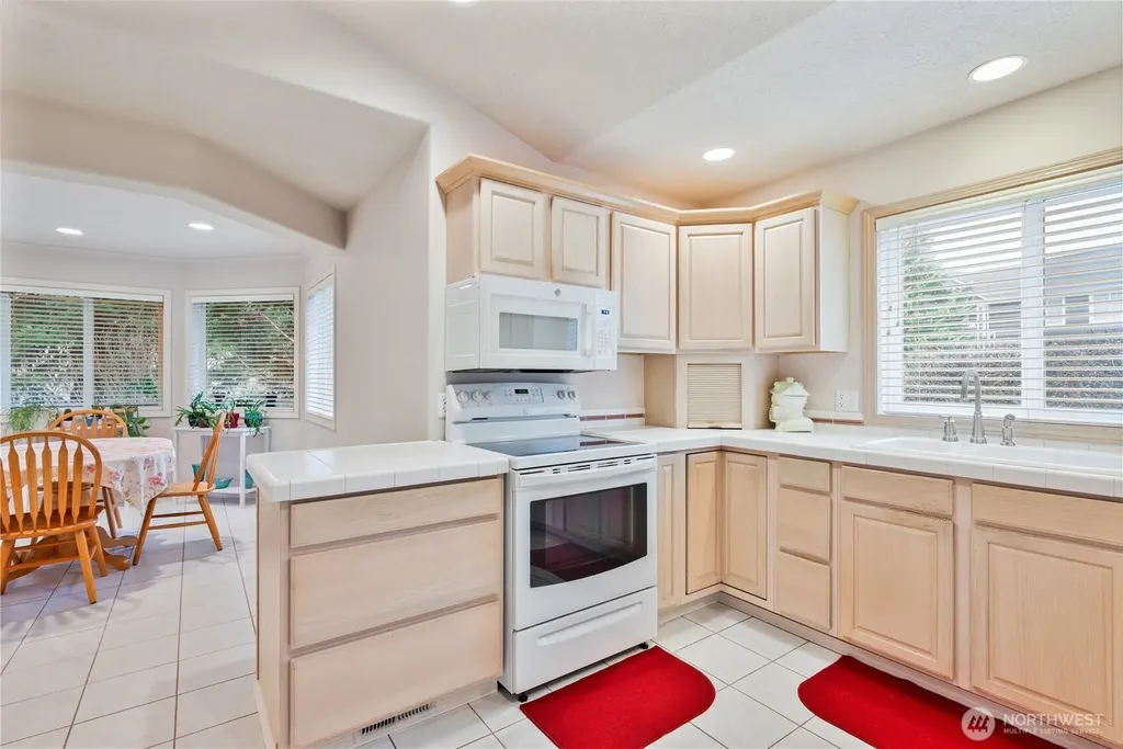 214 St. James Court Longview WA 98632