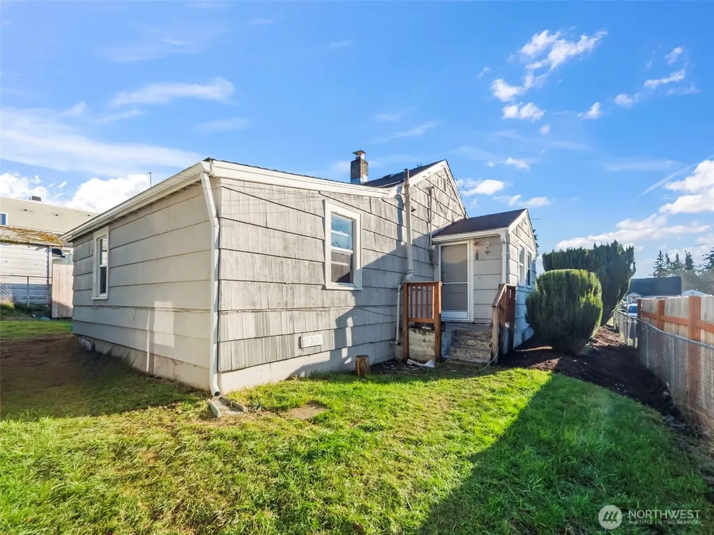 1022 Sheridan Road Bremerton WA 98310
