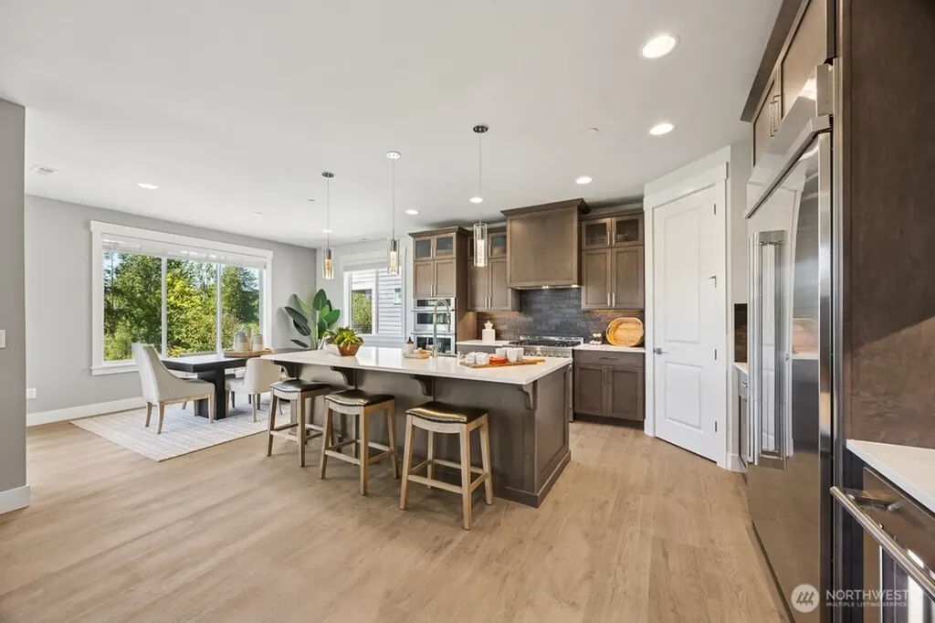 19507 81st Place NE Kenmore WA 98028