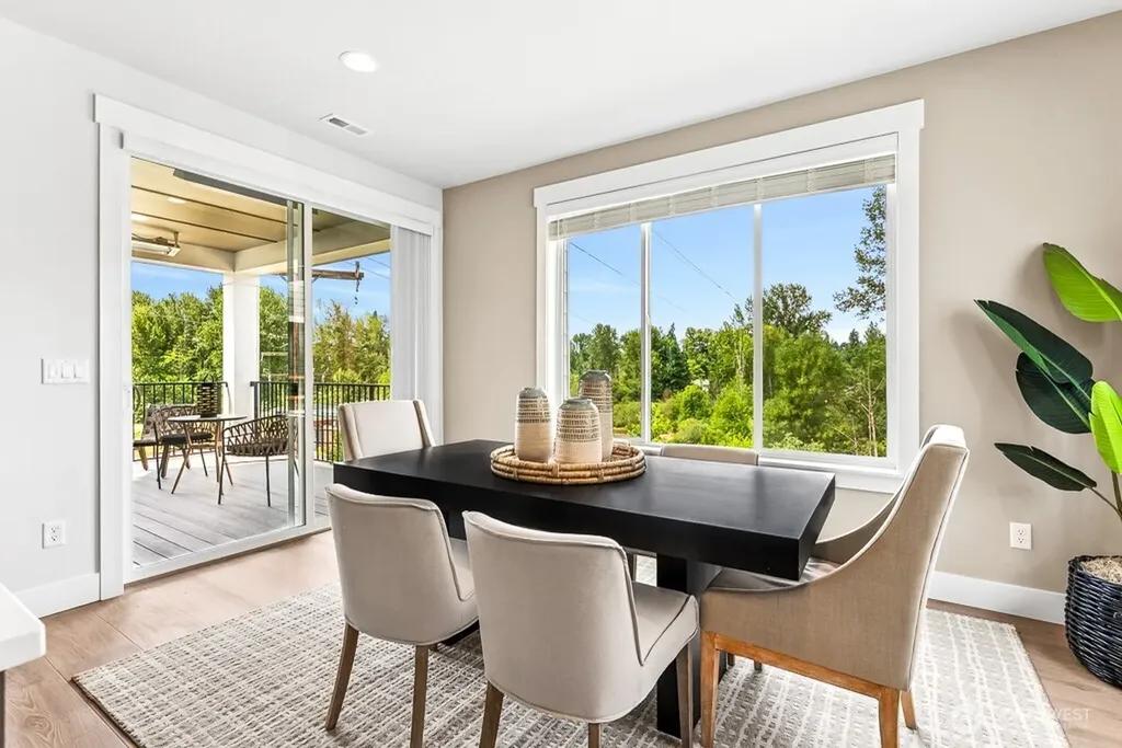 19507 81st Place NE Kenmore WA 98028