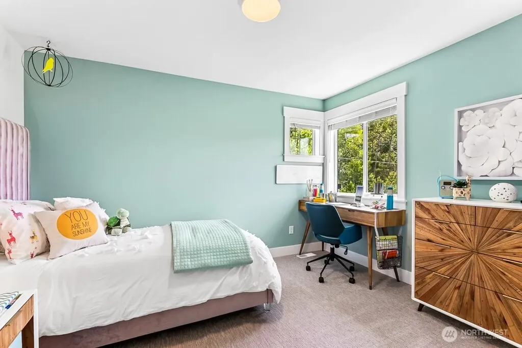 19507 81st Place NE Kenmore WA 98028