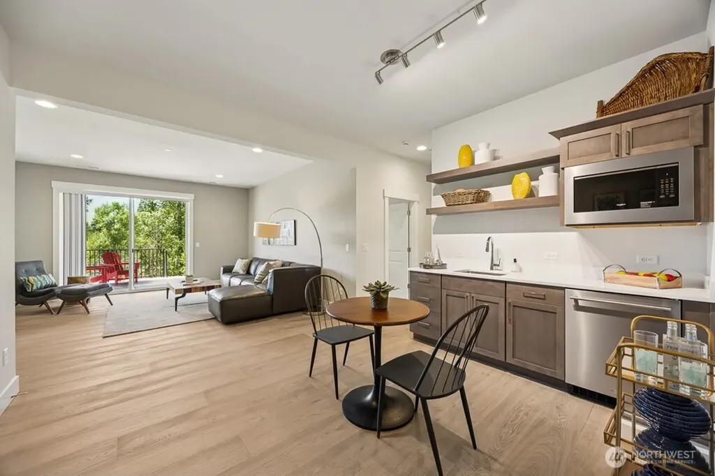 19507 81st Place NE Kenmore WA 98028