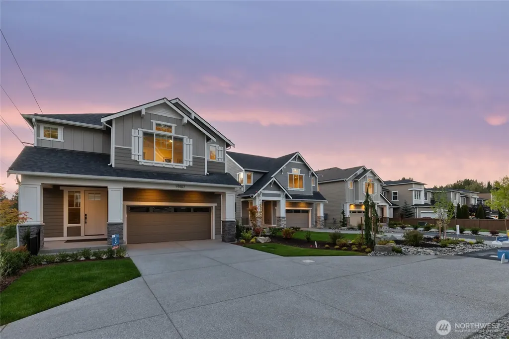 19507 81st Place NE Kenmore WA 98028
