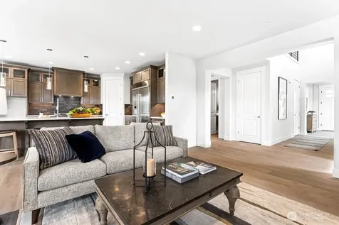 19507 81st Place NE Kenmore WA 98028