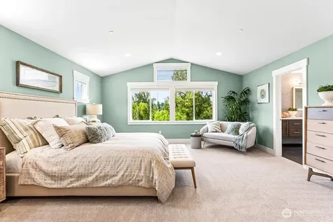 19507 81st Place NE Kenmore WA 98028