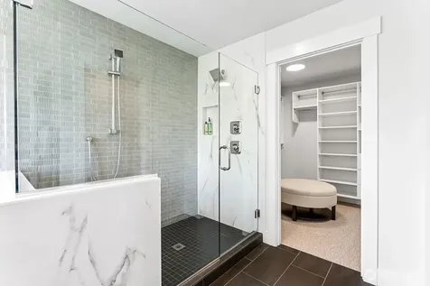 19507 81st Place NE Kenmore WA 98028