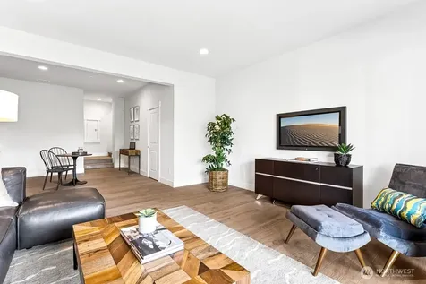 19507 81st Place NE Kenmore WA 98028