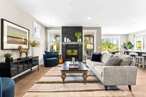 19507 81st Place NE Kenmore WA 98028
