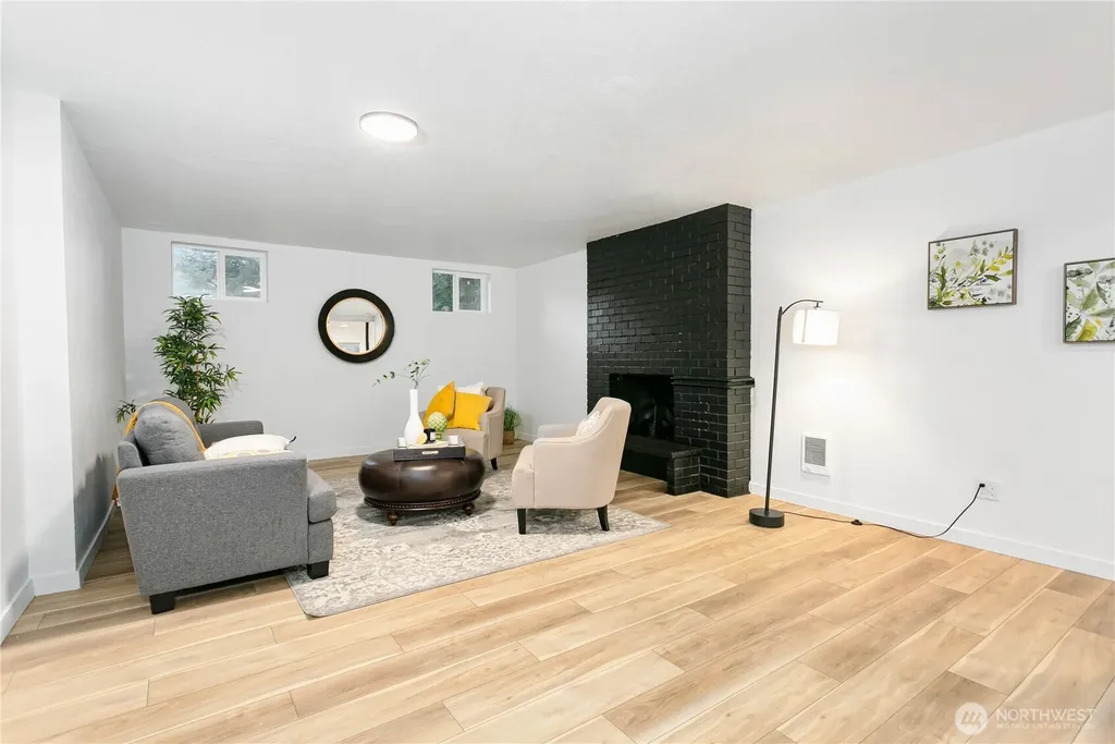 8021 NE Eglon Road Kingston WA 98346