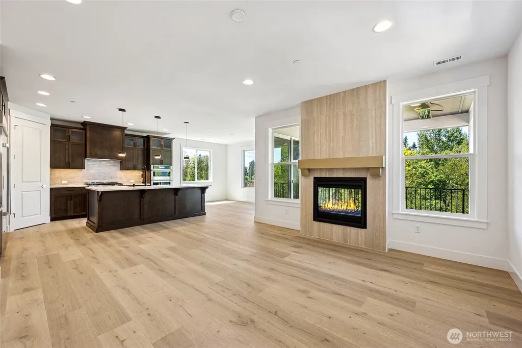 19515 81st Place NE Kenmore WA 98028