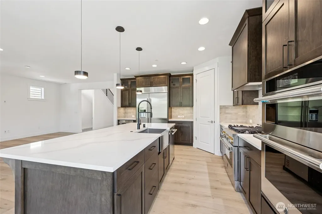 19515 81st Place NE Kenmore WA 98028