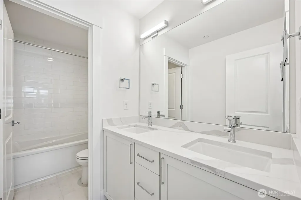 19515 81st Place NE Kenmore WA 98028