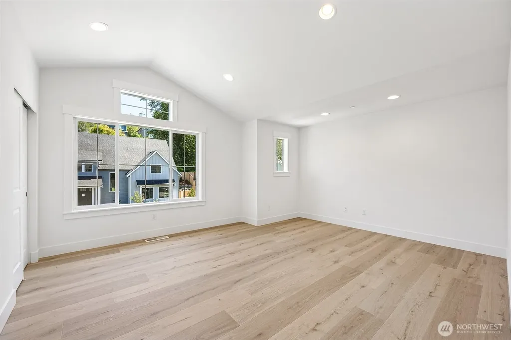 19515 81st Place NE Kenmore WA 98028