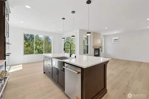 19515 81st Place NE Kenmore WA 98028