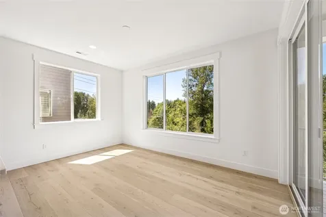19515 81st Place NE Kenmore WA 98028