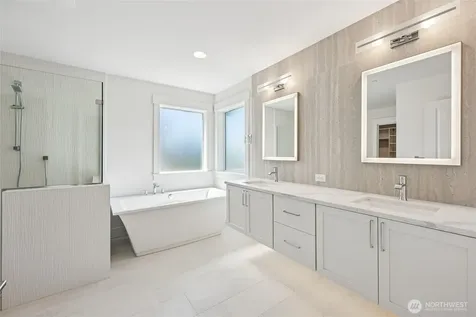 19515 81st Place NE Kenmore WA 98028