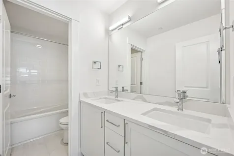 19515 81st Place NE Kenmore WA 98028