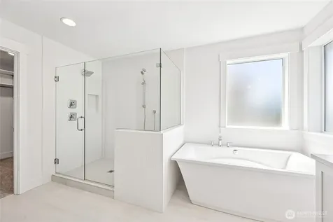 19515 81st Place NE Kenmore WA 98028