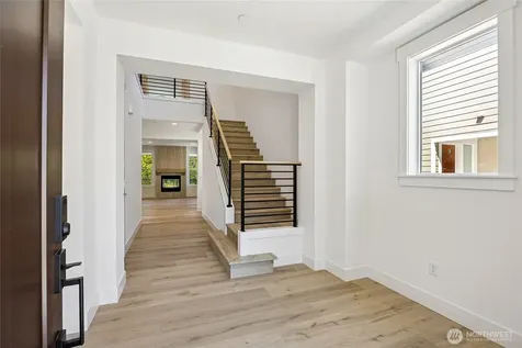 19515 81st Place NE Kenmore WA 98028