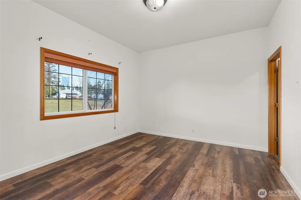 15 Spruce Lane South Bend WA 98586