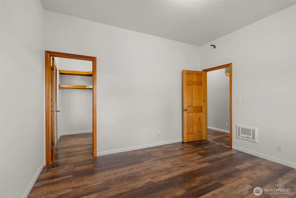 15 Spruce Lane South Bend WA 98586