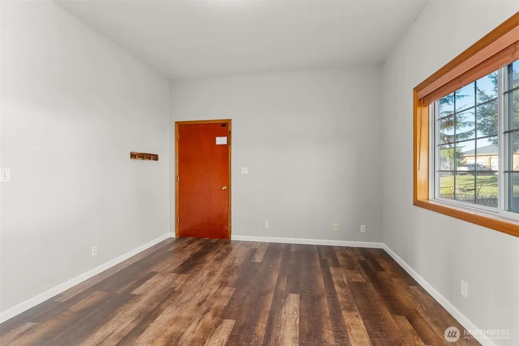 15 Spruce Lane South Bend WA 98586