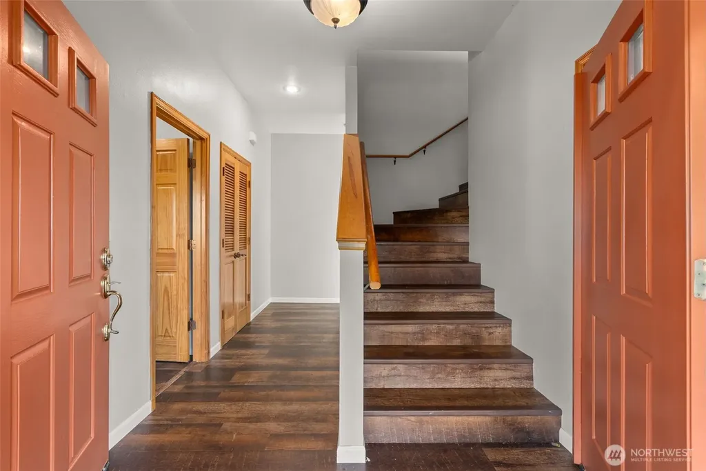 15 Spruce Lane South Bend WA 98586