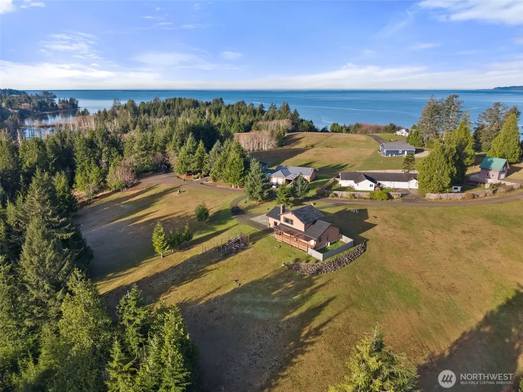15 Spruce Lane South Bend WA 98586